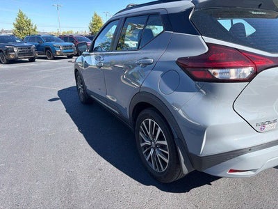 2021 Nissan Kicks SR