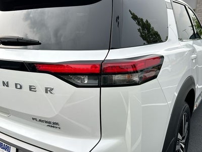 2025 Nissan Pathfinder Platinum