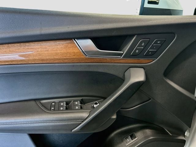 2022 Audi Q5 45 S line Premium quattro