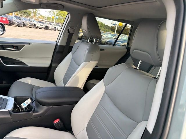 2023 Toyota RAV4 Hybrid XLE Premium