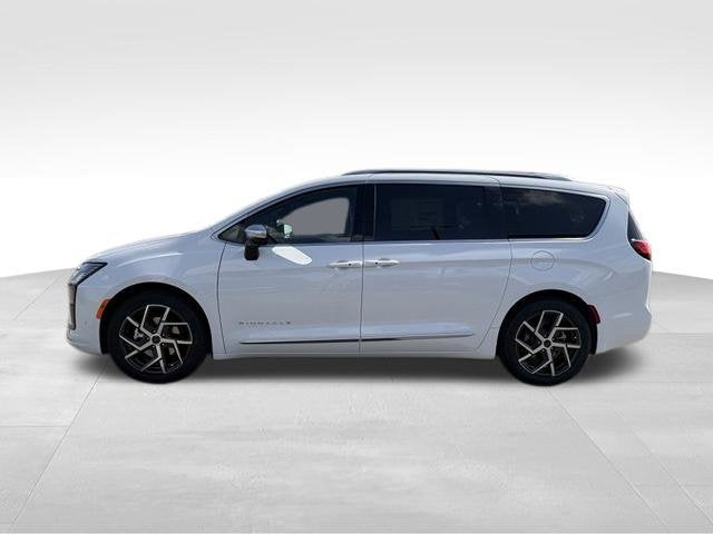 2027 Chrysler Pacifica Pinnacle