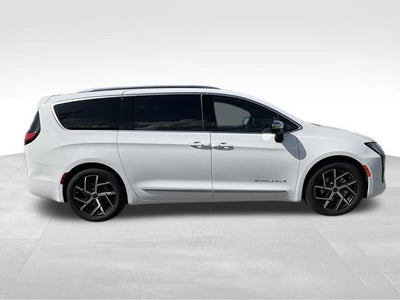 2027 Chrysler Pacifica Pinnacle
