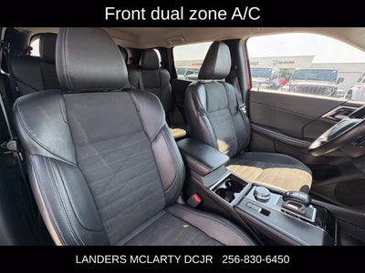 2024 Mitsubishi Outlander Base