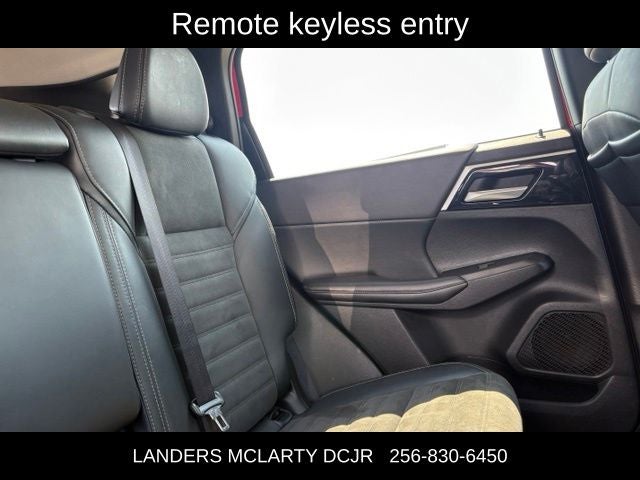 2024 Mitsubishi Outlander Base