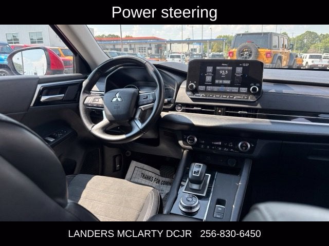 2024 Mitsubishi Outlander Base