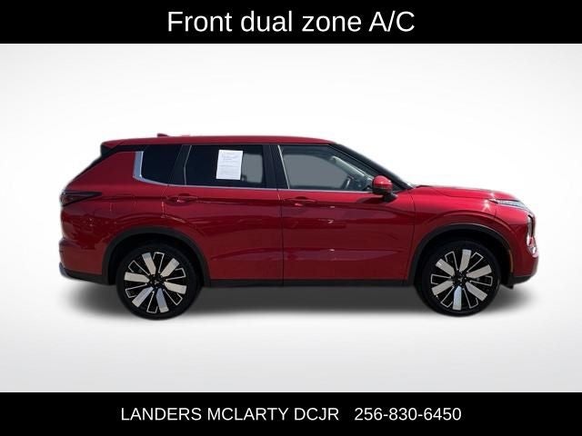 2025 Mitsubishi Outlander Base