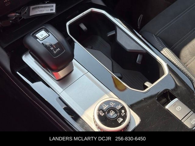 2025 Mitsubishi Outlander Base